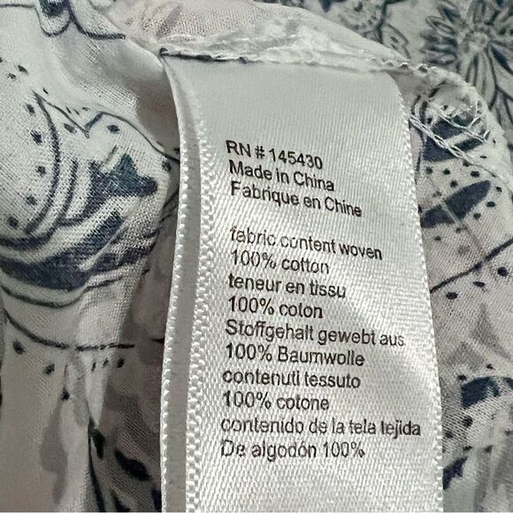 Coastal White Blue Paisley Floral Long Sleeve button Down Oversized Shirt L - Picture 6 of 9